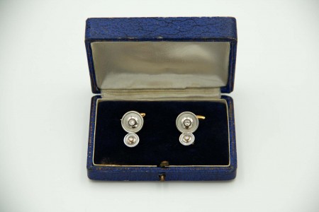 Botões de punho e abotuaduras em ouro amarelo e branco com diamantes